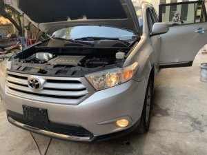 Toyota Highlander 2013 - Bán Toyota Highlander đời 2014, màu bạc, xe nhập 