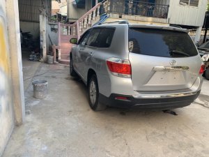 Toyota Highlander 2013 - Bán Toyota Highlander đời 2014, màu bạc, xe nhập 