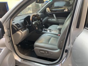 Toyota Highlander 2013 - Bán Toyota Highlander đời 2014, màu bạc, xe nhập 
