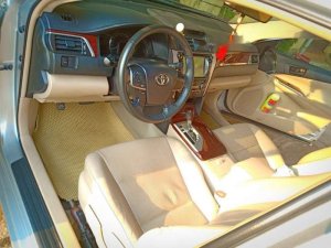 Toyota Camry 2013 - Lên đời bán Toyota Camry năm sản xuất 2013, màu bạc, nhập khẩu
