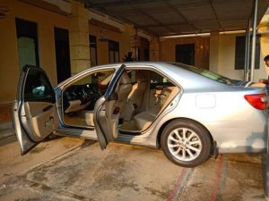 Toyota Camry 2013 - Lên đời bán Toyota Camry năm sản xuất 2013, màu bạc, nhập khẩu