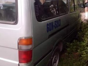 Toyota Hiace 2001 - Bán Toyota Hiace sản xuất 2001, màu bạc, xe nhập