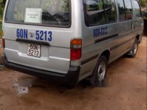 Toyota Hiace 2001 - Bán Toyota Hiace sản xuất 2001, màu bạc, xe nhập