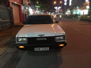 Toyota Crown   1982 - Cần bán gấp Toyota Crown đời 1982, màu trắng, nhập khẩu nguyên chiếc, máy lành