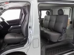 Toyota Hiace 2018 - Cần bán xe Toyota Hiace sản xuất 2018, màu bạc, nhập khẩu