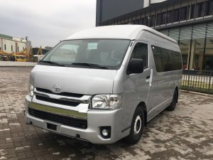 Toyota Hiace 2018 - Bán Toyota Hiace sản xuất năm 2018, màu bạc, nhập khẩu, giảm ngay 169 tr chỉ còn 830tr