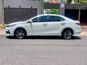 Toyota Corolla Altis 2017 - Cần bán xe Toyota Corolla altis năm 2017, màu trắng