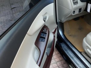 Toyota Corolla Altis G 2014 - Bán xe Toyota Corolla Altis G sản xuất năm 2014, màu đen chính chủ, giá 635tr