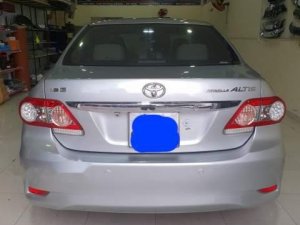 Toyota Corolla Altis 2011 - Cần bán lại xe Toyota Corolla Altis đời 2011, màu bạc