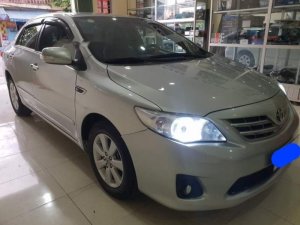 Toyota Corolla Altis 2011 - Cần bán lại xe Toyota Corolla Altis đời 2011, màu bạc