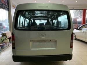 Toyota Hiace 2.5 2007 - Bán xe Toyota Hiace 2.5 đời 2007, màu bạc