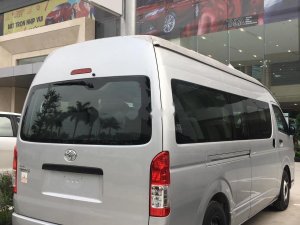 Toyota Hiace 3.0 2019 - Bán xe Toyota Hiace 3.0 sản xuất 2019, màu bạc, nhập khẩu nguyên chiếc