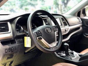 Toyota Highlander 2016 - Bán xe Toyota Highlander LE 2.7 2016, màu vàng, nhập Mỹ, LH 0945.39.2468