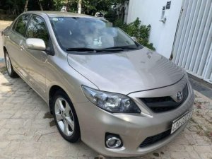 Toyota Corolla Altis   2011 - Bán Toyota Corolla altis 2011, màu vàng, xe nhập 