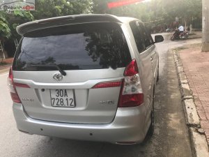 Toyota Innova 2.0E 2015 - Bán Toyota Innova 2.0E năm 2015, màu bạc chính chủ, 552 triệu