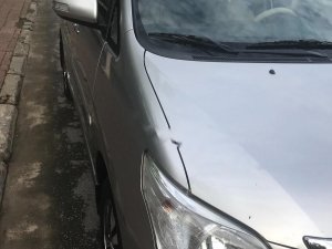 Toyota Innova 2.0E 2015 - Bán Toyota Innova 2.0E năm 2015, màu bạc chính chủ, 552 triệu