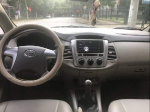 Toyota Innova  2.0E   2015 - Bán xe Toyota Innova 2.0E, đăng kí 11/2015, chính chủ từ đầu