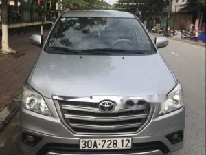 Toyota Innova  2.0E   2015 - Bán xe Toyota Innova 2.0E, đăng kí 11/2015, chính chủ từ đầu