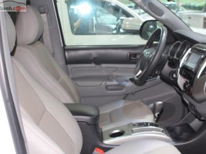 Toyota Tacoma 2014 - Bán Toyota Tacoma sản xuất 2014, màu trắng, hộp số tự động