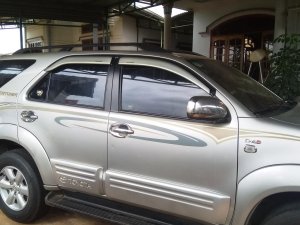 Toyota 4 Runner G 2010 - Bán xe Toyota Fortuner G đời 2010, màu bạc