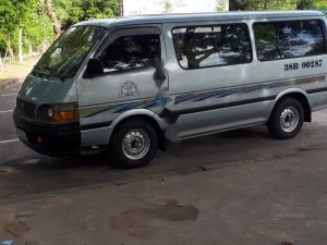 Toyota Hiace     2002 - Bán ô tô Toyota Hiace sản xuất 2002, màu xanh lam 