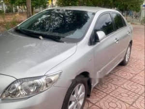 Toyota Corolla Altis 2010 - Cần bán xe Toyota Corolla altis năm sản xuất 2010, màu bạc, nhập khẩu nguyên chiếc xe gia đình, giá 380tr