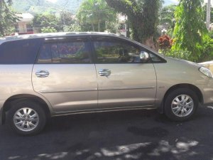 Toyota Innova 2011 - Bán xe Toyota Innova đời 2011, màu vàng cát, giá chỉ 440 triệu