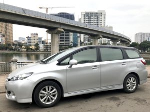 Toyota Wish 2011 - Bán ô tô Toyota Wish 7 chỗ, màu bạc, xe nhập, giá chỉ 590 triệu