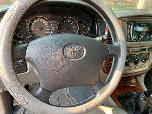 Toyota Land Cruiser MT 2006 - Bán Toyota Land Cruiser bạc 2006, số sàn, full option zin nguyên thủy