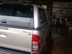 Toyota Hilux 2011 - Bán xe Toyota Hilux đời 2011, màu bạc, xe nhập, 320tr