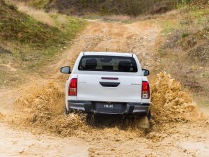 Toyota Hilux 2019 - Bán Toyota Hilux 2019 full màu nhập khẩu, hỗ trợ trả góp lãi suất thấp