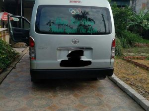 Toyota Hiace 2010 - Cần bán Toyota Hiace năm sản xuất 2010, màu bạc, giá 360tr