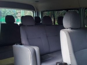 Toyota Hiace 2010 - Cần bán Toyota Hiace năm sản xuất 2010, màu bạc, giá 360tr