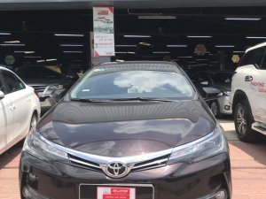 Toyota Corolla Altis 2.0V Luxury 2017 - Cần bán xe Toyota Corolla Altis 2.0V Luxury đời 2017, màu nâu giá cạnh tranh