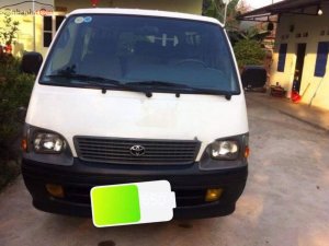 Toyota Hiace 2.0 2001 - Cần bán Toyota Hiace 2.0 đời 2001, màu trắng, giá tốt