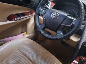 Toyota Camry 2013 - Cần bán lại xe Toyota Camry sản xuất 2013, số tự động ,giá cạnh tranh