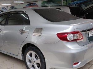 Toyota Corolla Altis 2.0 V 2011 - Bán xe Toyota Corolla Altis 2.0 V đời 2011, màu bạc