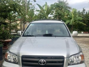 Toyota Highlander 2005 - Cần bán lại xe Toyota Highlander năm sản xuất 2005, màu bạc chính chủ, giá chỉ 400 triệu