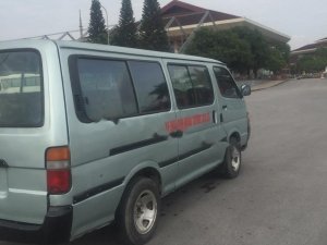 Toyota Hiace 2.0 2001 - Cần bán Toyota Hiace sản xuất năm 2001, màu nâu, nhập khẩu, giá tốt