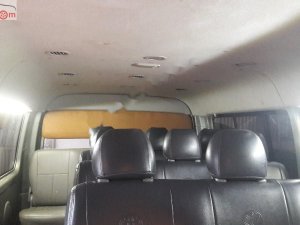 Toyota Hiace 2010 - Cần bán xe Toyota Hiace năm sản xuất 2010, máy dầu 2.5, số tay