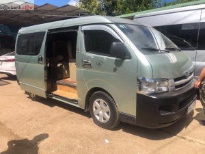 Toyota Hiace 2009 - Cần bán gấp Toyota Hiace đời 2009, xe gia đình