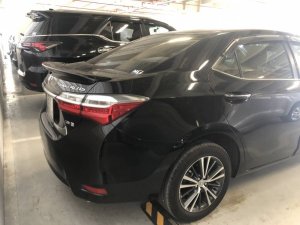 Toyota Corolla  V  2018 - Cần bán gấp Toyota Corolla V sản xuất năm 2018, màu đen chính chủ