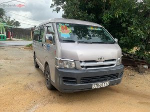 Toyota Hiace 2005 - Cần bán gấp xe cũ Toyota Hiace 2.5 đời 2005, màu bạc, 235 triệu