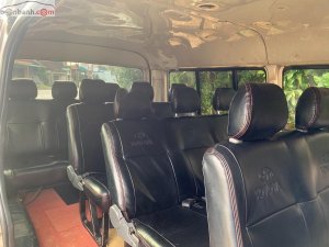 Toyota Hiace 2005 - Cần bán gấp xe cũ Toyota Hiace 2.5 đời 2005, màu bạc, 235 triệu