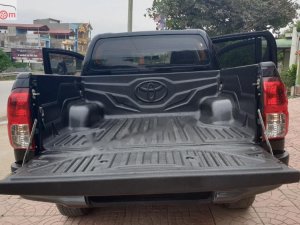 Toyota Hilux 2015 - Cần bán xe Toyota Hilux đời 2015, màu đen, nhập khẩu chính hãng