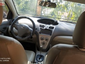 Toyota Yaris 2010 - Bán Toyota Yaris đời 2010, màu bạc, xe nhập 