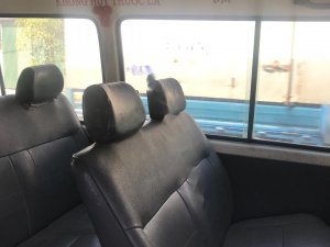 Toyota Hiace 2002 - Cần bán xe Toyota Hiace đời 2002, màu trắng xe máy êm