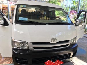 Toyota Hiace 2010 - Cần bán gấp Toyota Hiace năm sản xuất 2010, màu trắng, nhập khẩu nguyên chiếc chính hãng