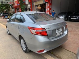 Toyota Vios 1.5E 2014 - Bán ô tô Toyota Vios 1.5E đời 2014, màu bạc số sàn xe còn mới lắm