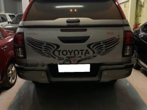 Toyota Hilux   2015 - Cần bán Toyota Hilux 2.5E 4x2 MT 2015, màu bạc, xe nhập, số sàn